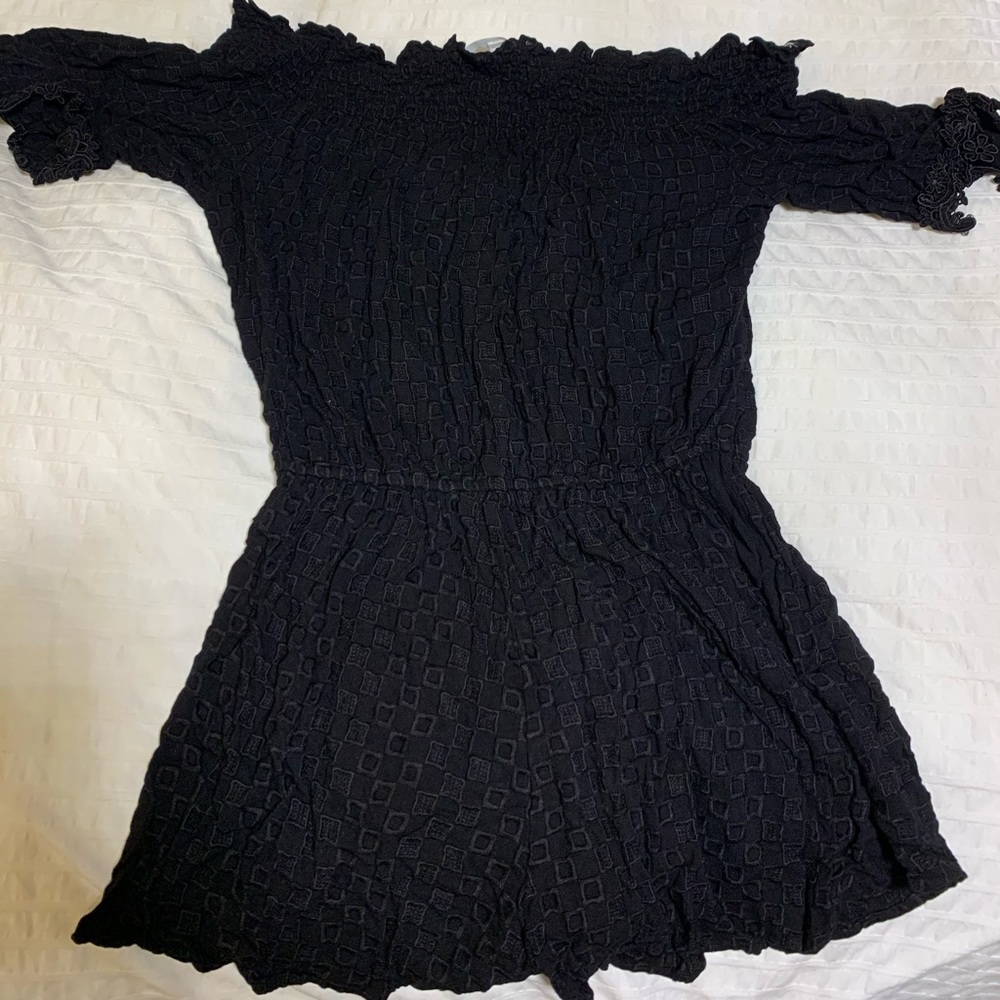 OFF THE SHOULDER SHORT SLEEVE ROMPER